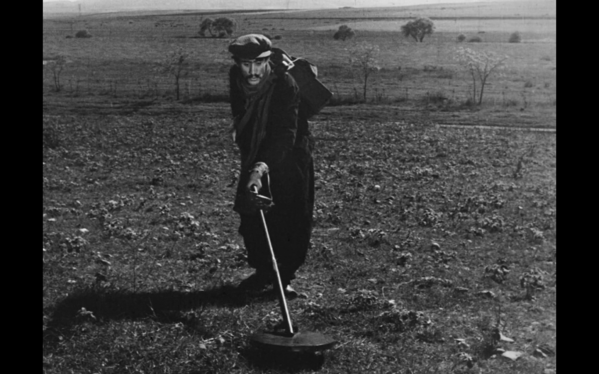 Tracing the Border